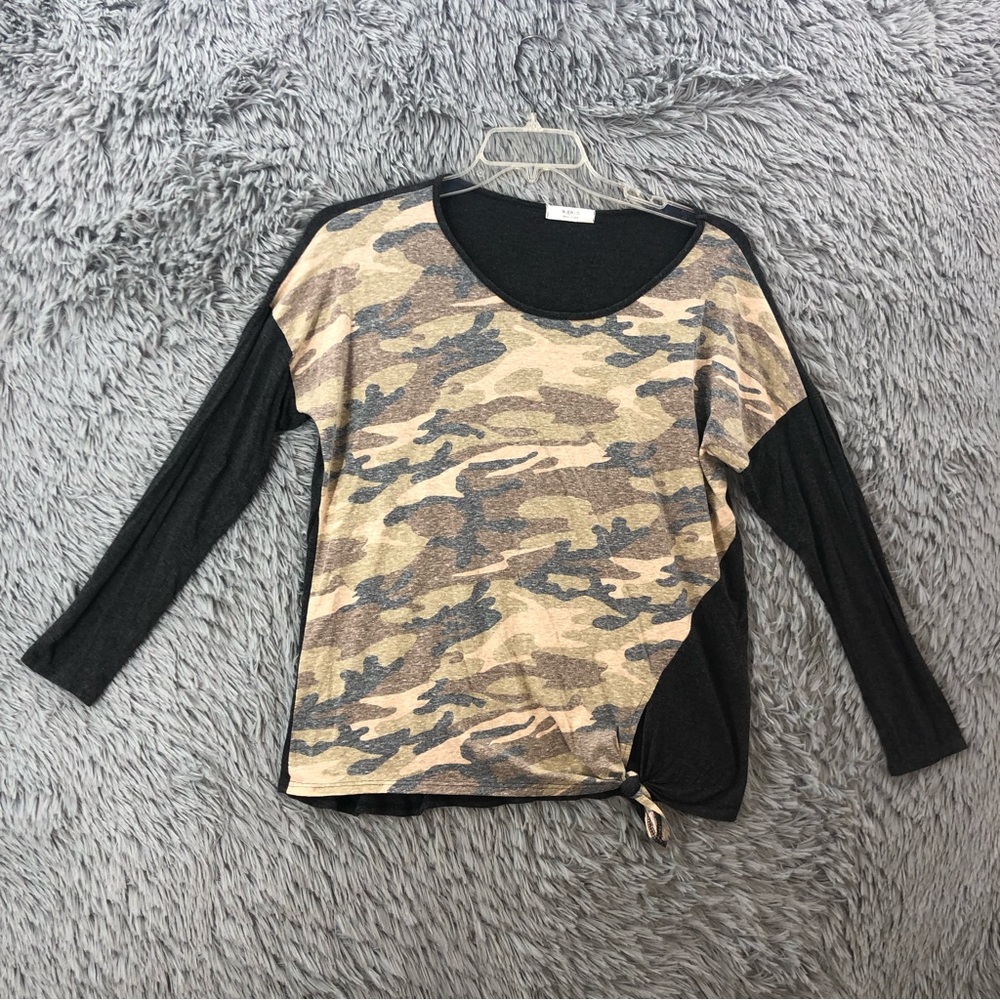 A. gain Shirt Womens Large Camouflage Side Knot Hem Tie Soft Stretchy